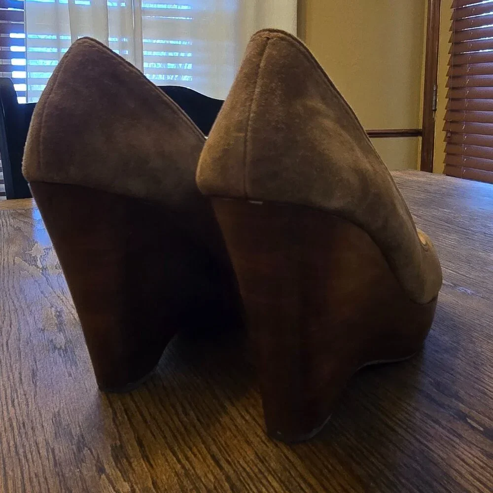 NWOT Wedge Platform Tan/Camel Suede Leather NINE WEST Sz 10